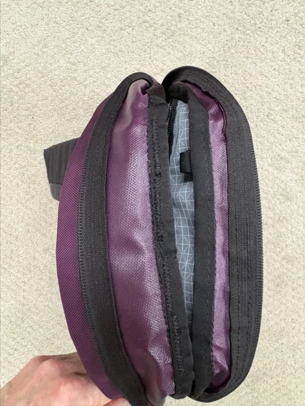 Tom Bihn Zeitgeist aubergine/northwest sky excellent condition